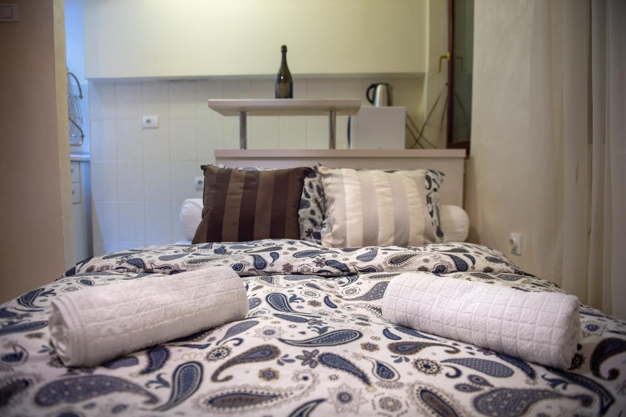 Central Charm Modern 2Br Apt-Free Parking Near เบลเกรด ภายนอก รูปภาพ