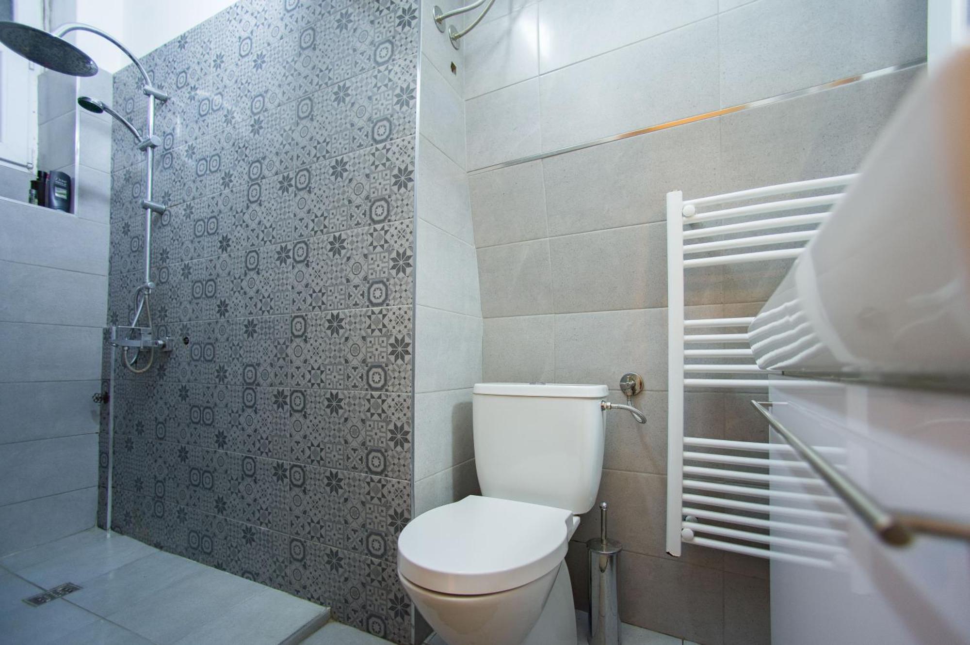 Central Charm Modern 2Br Apt-Free Parking Near เบลเกรด ภายนอก รูปภาพ